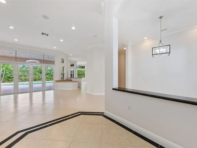 15001 SW 33rd St, Davie FL 33331