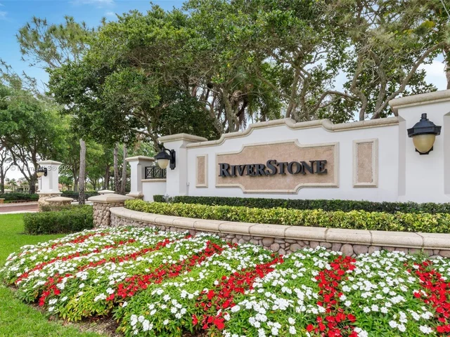 15001 SW 33rd St, Davie FL 33331