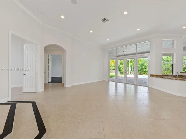 15001 SW 33rd St, Davie FL 33331