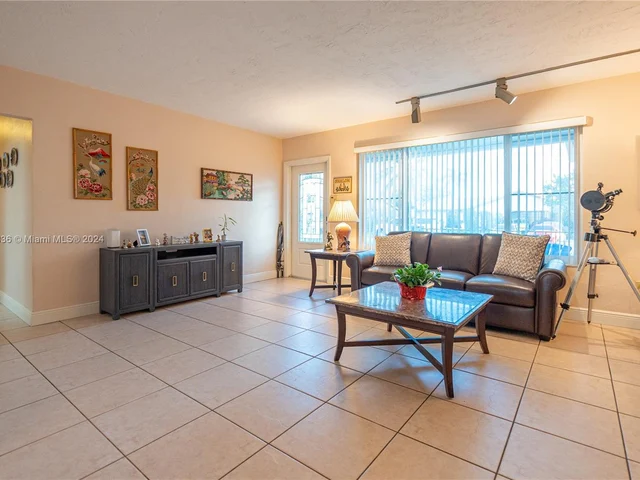 12001 NW 15th Ct, Pembroke Pines FL 33026