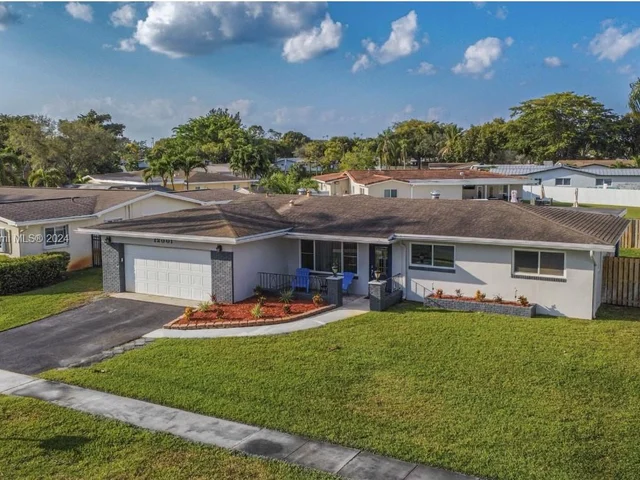 12001 NW 15th Ct, Pembroke Pines FL 33026
