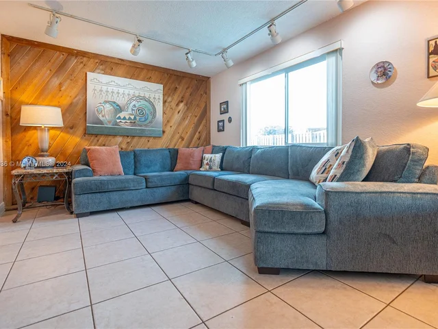 12001 NW 15th Ct, Pembroke Pines FL 33026