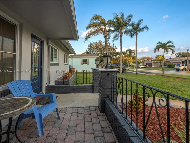 12001 NW 15th Ct, Pembroke Pines FL 33026