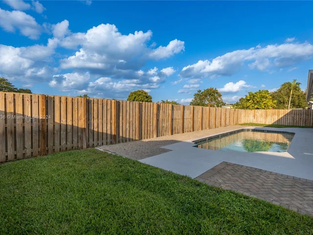 12001 NW 15th Ct, Pembroke Pines FL 33026