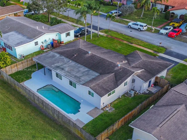 12001 NW 15th Ct, Pembroke Pines FL 33026