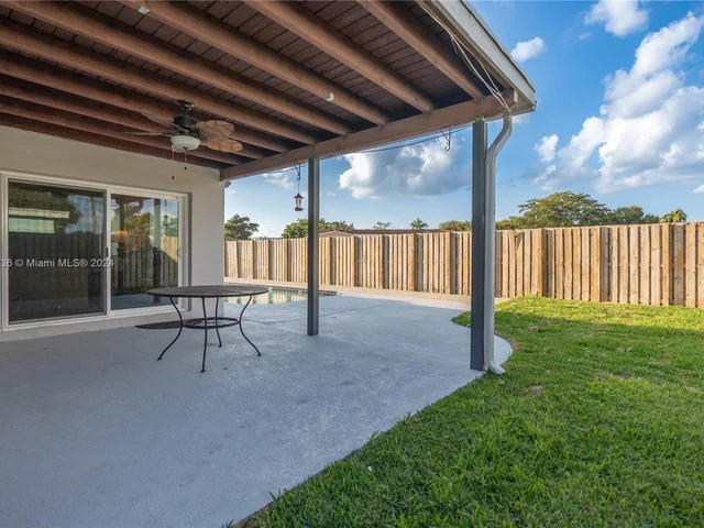 12001 NW 15th Ct, Pembroke Pines FL 33026