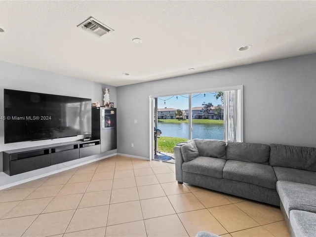 5931 Abbey Rd, Tamarac FL 33321