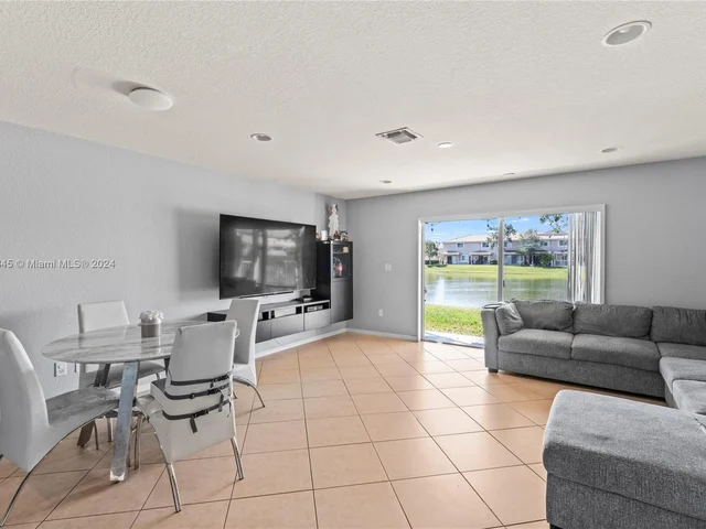 5931 Abbey Rd, Tamarac FL 33321