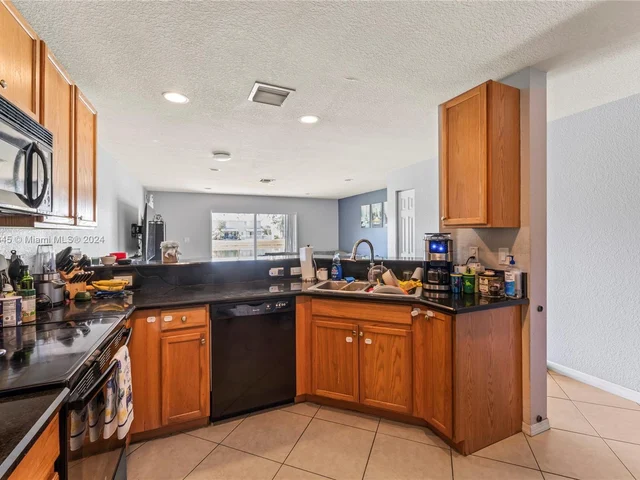 5931 Abbey Rd, Tamarac FL 33321