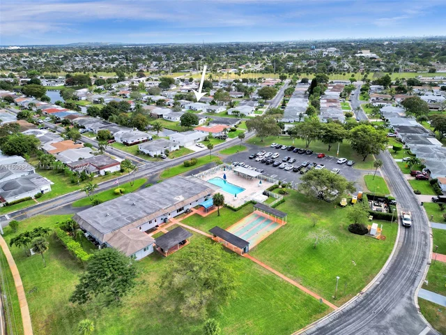 1020 NW 73rd Ter, Margate FL 33063