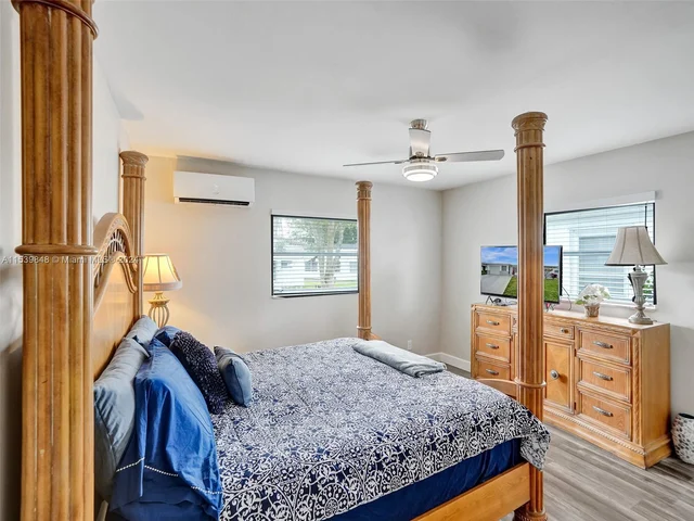 1020 NW 73rd Ter, Margate FL 33063