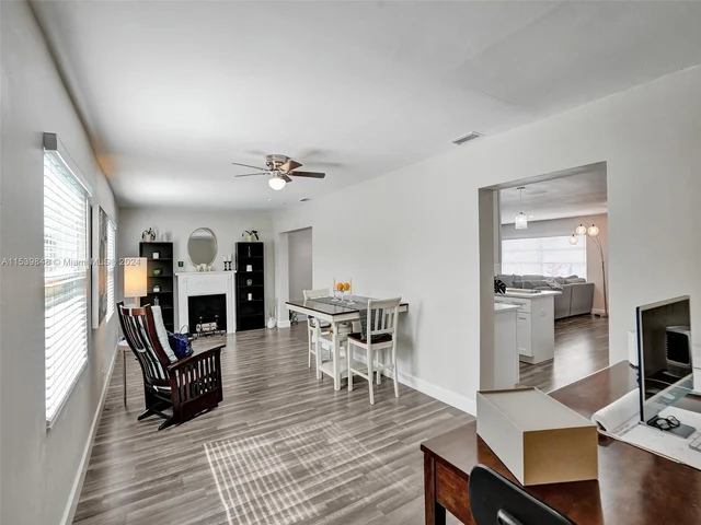 1020 NW 73rd Ter, Margate FL 33063