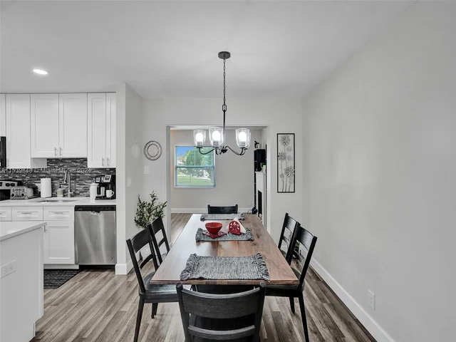 1020 NW 73rd Ter, Margate FL 33063