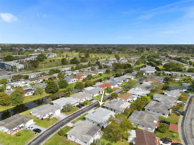 1020 NW 73rd Ter, Margate FL 33063