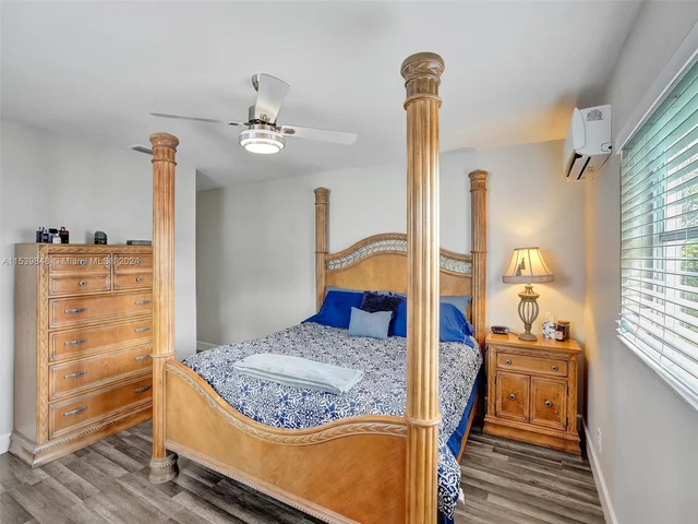 1020 NW 73rd Ter, Margate FL 33063