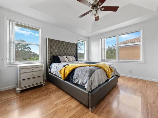 6870 NW 38th Dr, Lauderhill FL 33319