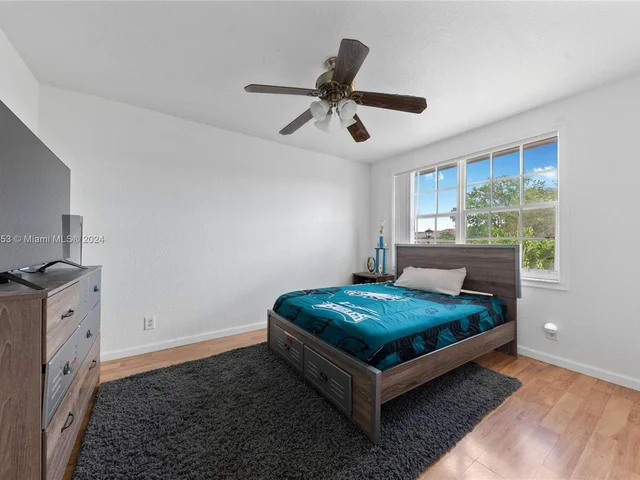 6870 NW 38th Dr, Lauderhill FL 33319