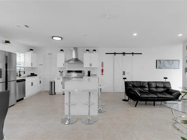 4402 SW 89th Ct, Miami FL 33165