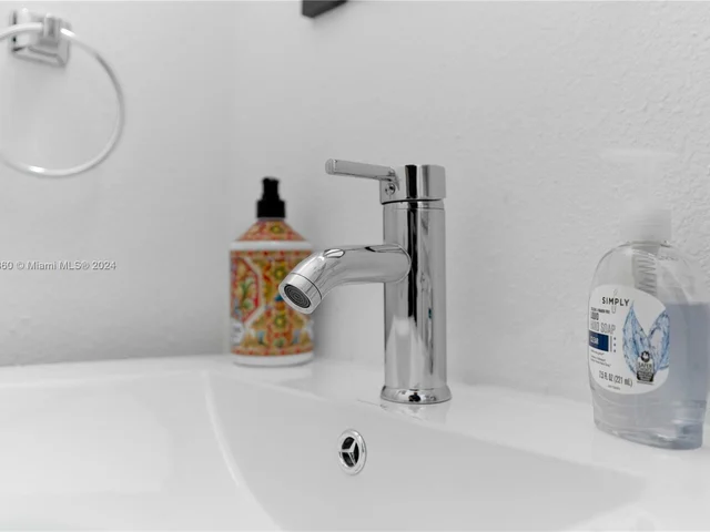 4402 SW 89th Ct, Miami FL 33165