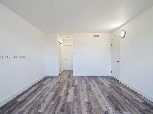 445 NE 195th St # 330, Miami FL 33179