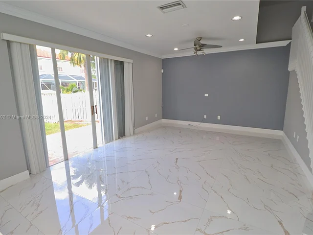 370 NW 158th Ave # 370, Pembroke Pines FL 33028