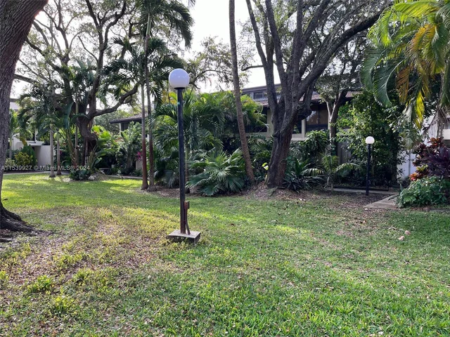 19300 NE 25th Ave # 214C, Miami FL 33180