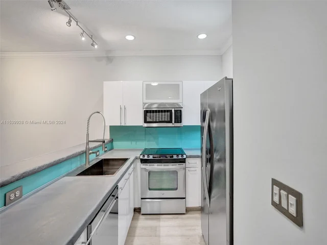 835 NE 19th Ave # 10, Fort Lauderdale FL 33304