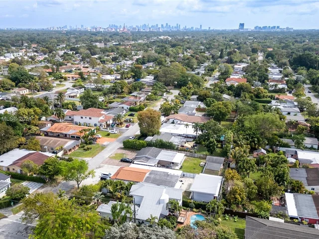 6640 SW 43rd St, Miami FL 33155