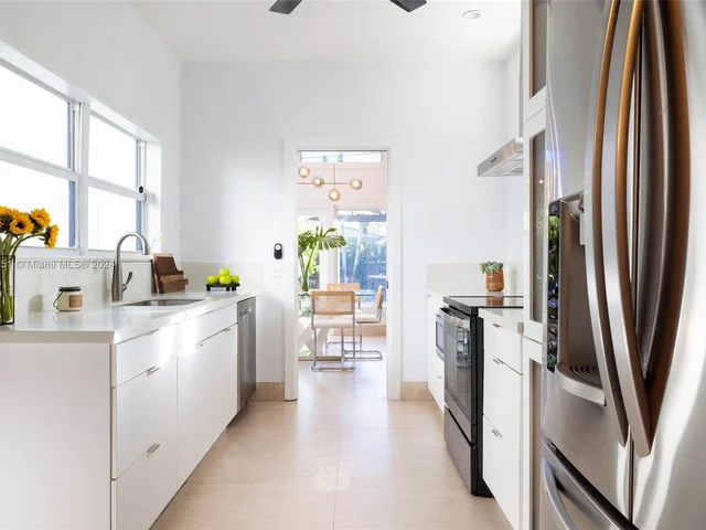 6640 SW 43rd St, Miami FL 33155