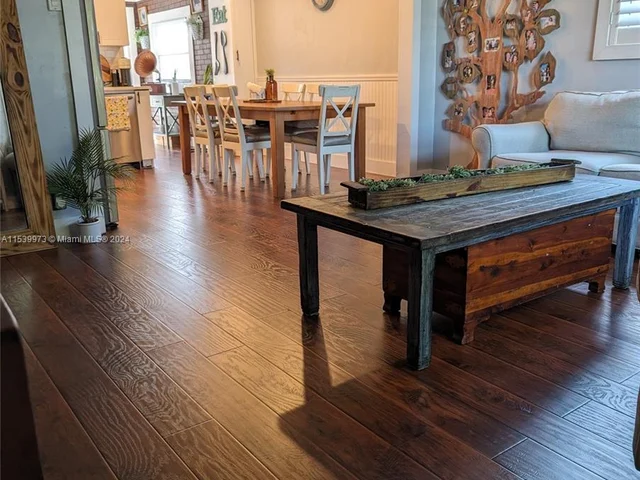 1612 NW 45th Ct, Tamarac FL 33309