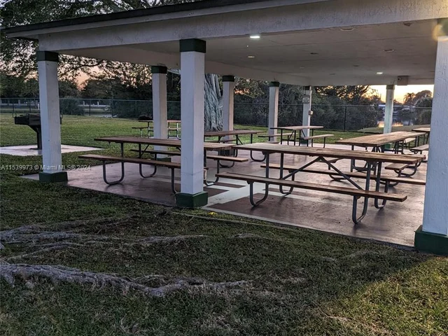 1612 NW 45th Ct, Tamarac FL 33309