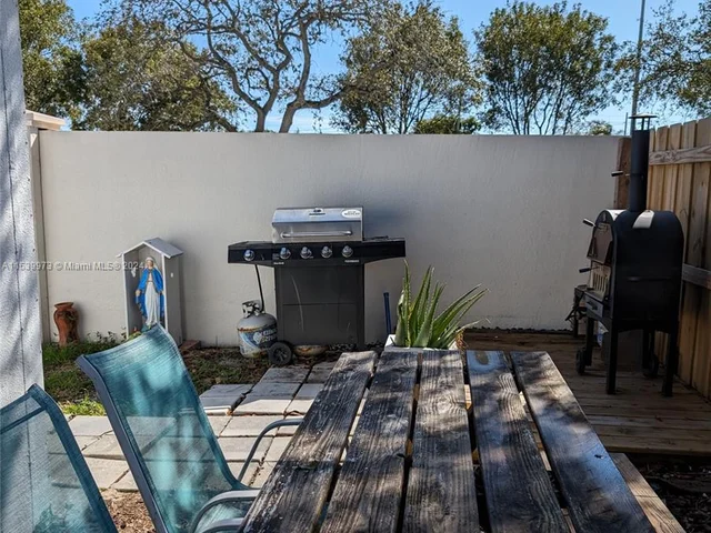 1612 NW 45th Ct, Tamarac FL 33309