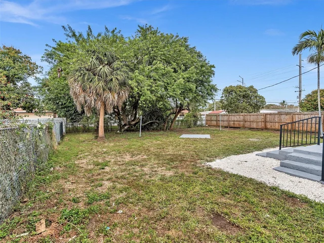 1365 NE 130th St, North Miami FL 33161