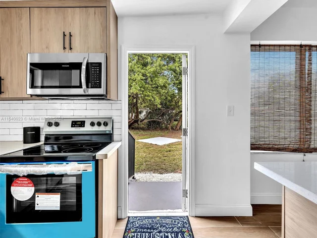 1365 NE 130th St, North Miami FL 33161