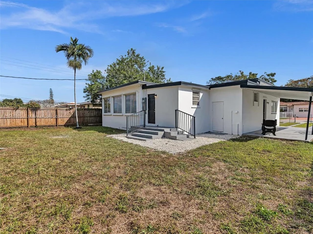 1365 NE 130th St, North Miami FL 33161