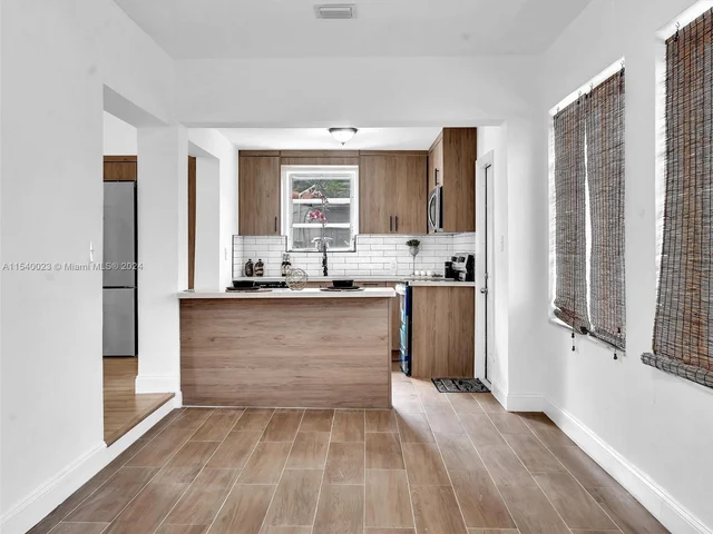 1365 NE 130th St, North Miami FL 33161