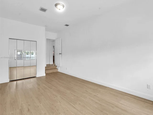 1365 NE 130th St, North Miami FL 33161