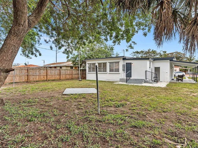 1365 NE 130th St, North Miami FL 33161