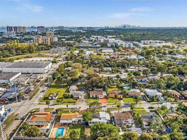 1365 NE 130th St, North Miami FL 33161