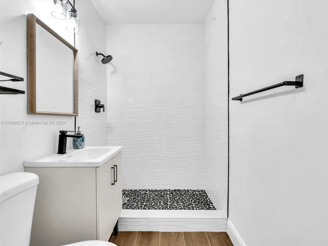 1365 NE 130th St, North Miami FL 33161