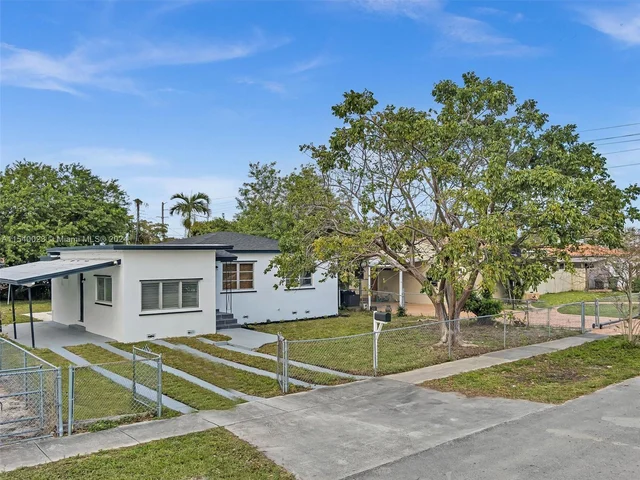 1365 NE 130th St, North Miami FL 33161
