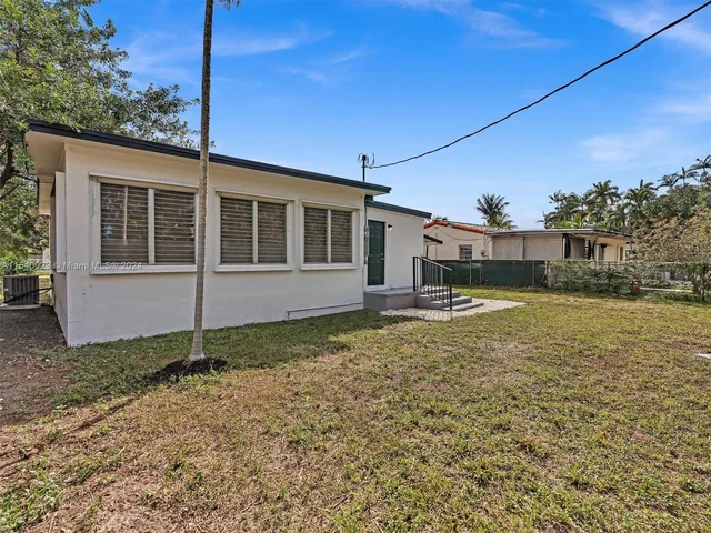 1365 NE 130th St, North Miami FL 33161