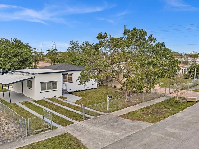 1365 NE 130th St, North Miami FL 33161