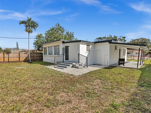 1365 NE 130th St, North Miami FL 33161