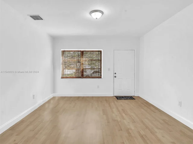 1365 NE 130th St, North Miami FL 33161