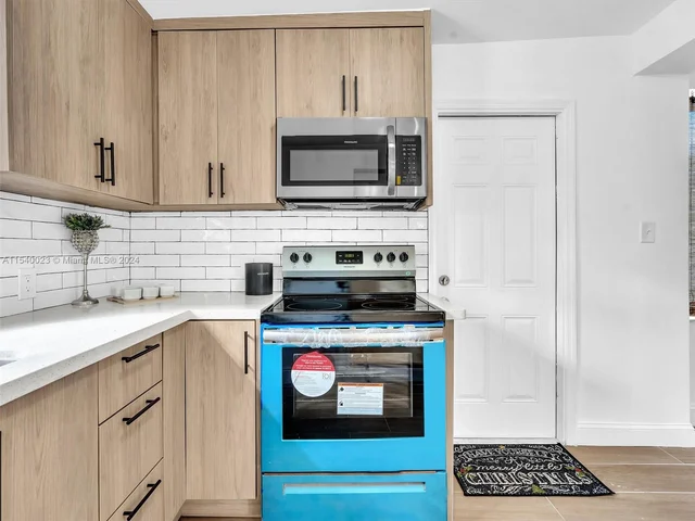 1365 NE 130th St, North Miami FL 33161