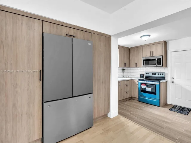 1365 NE 130th St, North Miami FL 33161