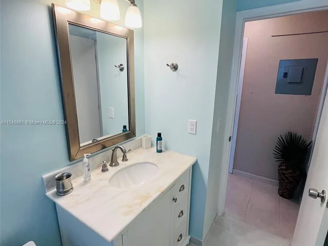 1150 Atlantic Shores Blvd # 501, Hallandale Beach FL 33009