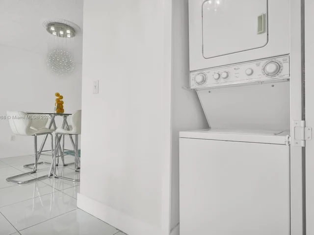 8321 NW 7th St # 212, Miami FL 33126