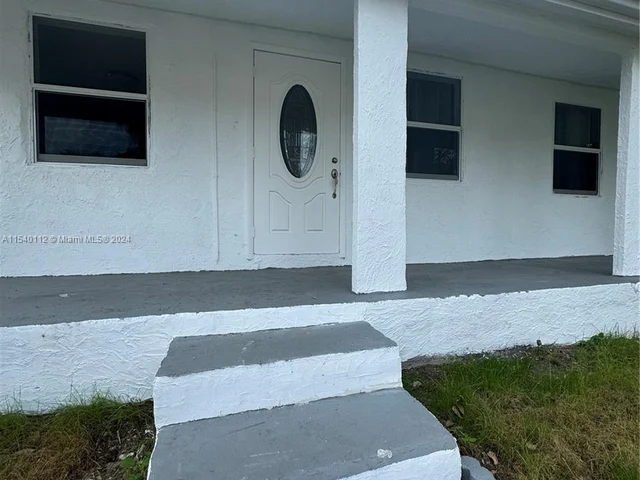 713 SW 7th St, Dania Beach FL 33004